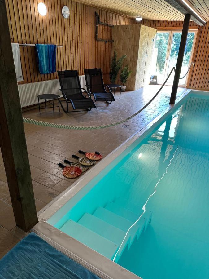 Home Of Oasis - Indoorpool, Sauna, Naturteich Surwold 외부 사진